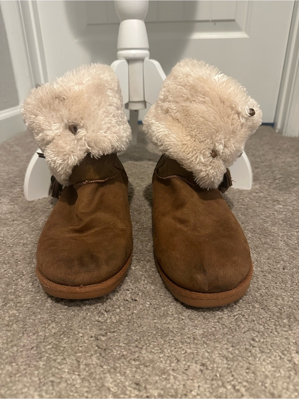 Women’s Faux Suede Fur Lined Winter Boots Chestnut Brown Lace Detail Size 9